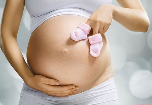 una mujer embarazada transmite papilomas a su bebé